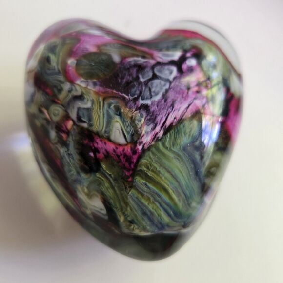 Robert Eickholt Heart Shaped Blown Glass Paperweight Green Purple Signed Vintage - Picture 11 of 12